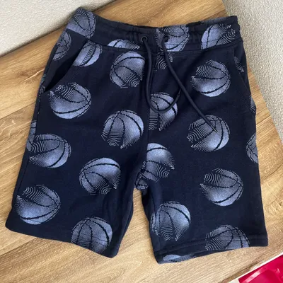 Short Primark taille 8/9 ans